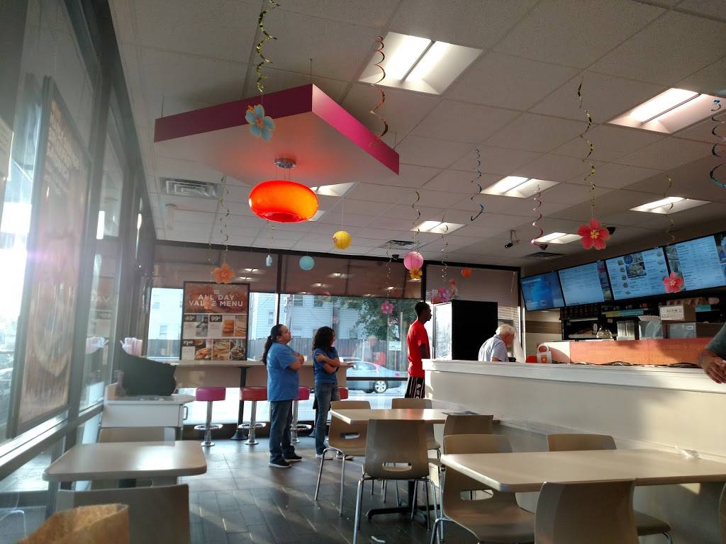 Dunkin Donuts | cafe | 7200 Circle Ave, Forest Park, IL 60130, USA | 7083660810 OR +1 708-366-0810