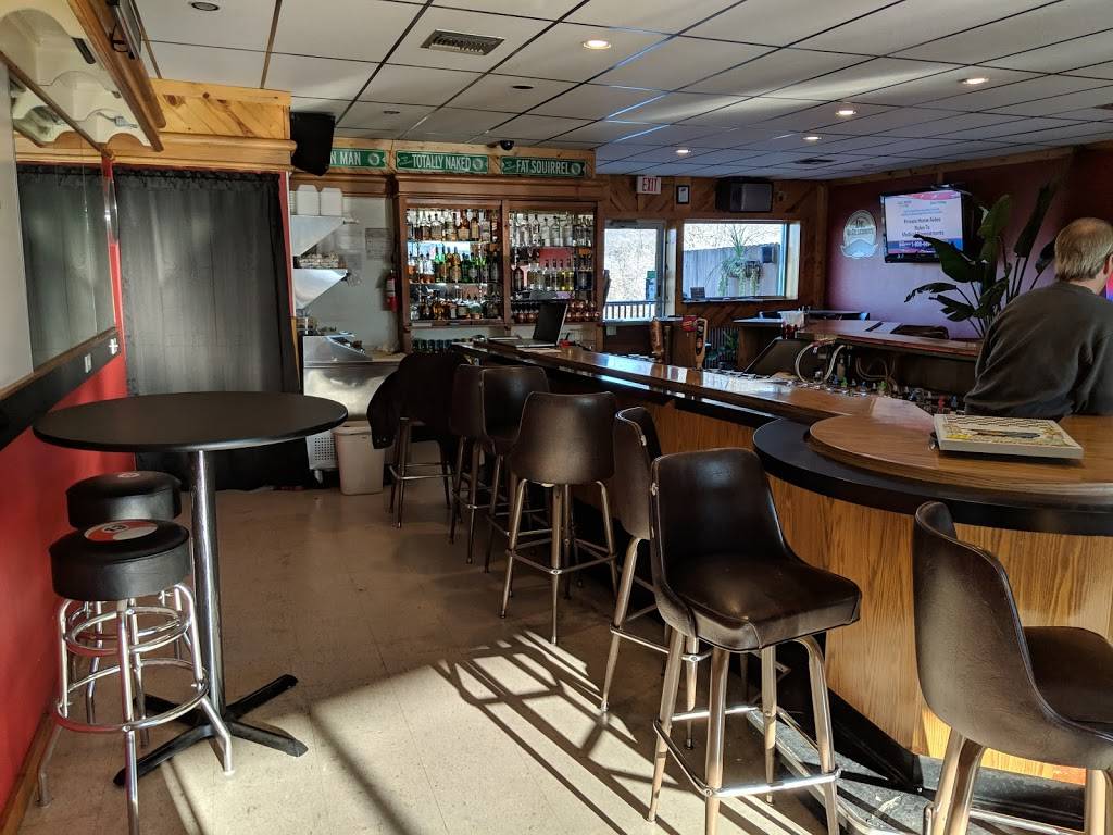 Ques Bar & River Deck | restaurant | 612 Water St, Prairie Du Sac, WI 53578, USA | 6083706033 OR +1 608-370-6033