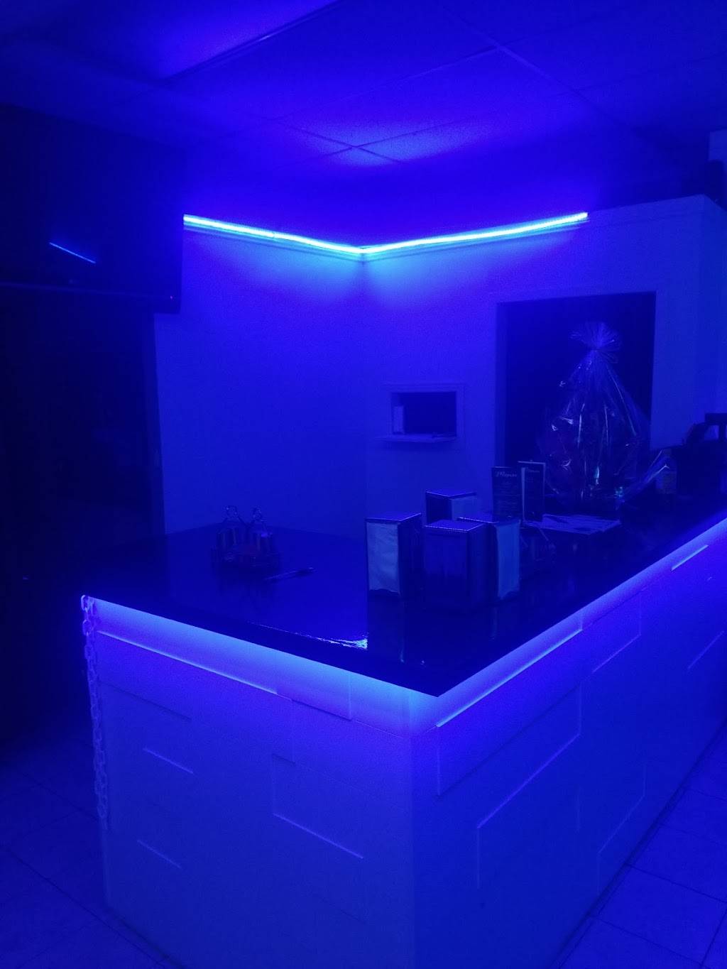 Prestige Hookah | restaurant | 468 Boulevard des Seigneurs, Terrebonne, QC J6W 1T3, Canada | 5146328728 OR +1 514-632-8728