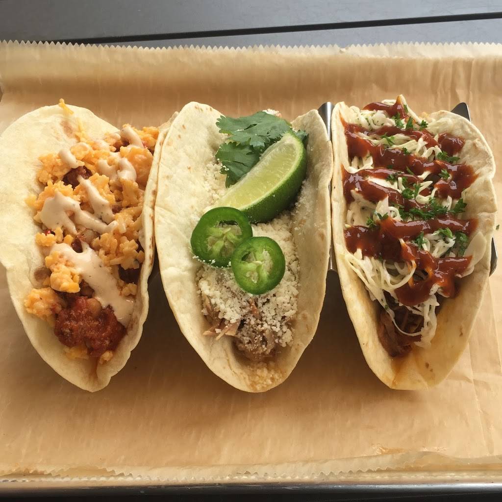 Houndstooth Kitchen & Eatery | restaurant | 160 Independence Ln Suite A, Maitland, FL 32751, USA | 3219729925 OR +1 321-972-9925