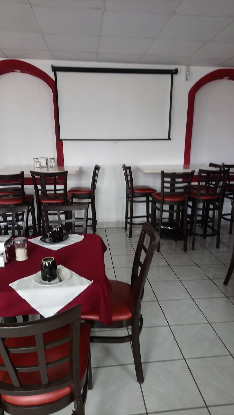 Olivos "Coffee & Lunch" | restaurant | Av Gastelum # 1499 esq. 15, Zona Centro, 22800 Ensenada, B.C., Mexico | 016462487822 OR +52 646 248 7822