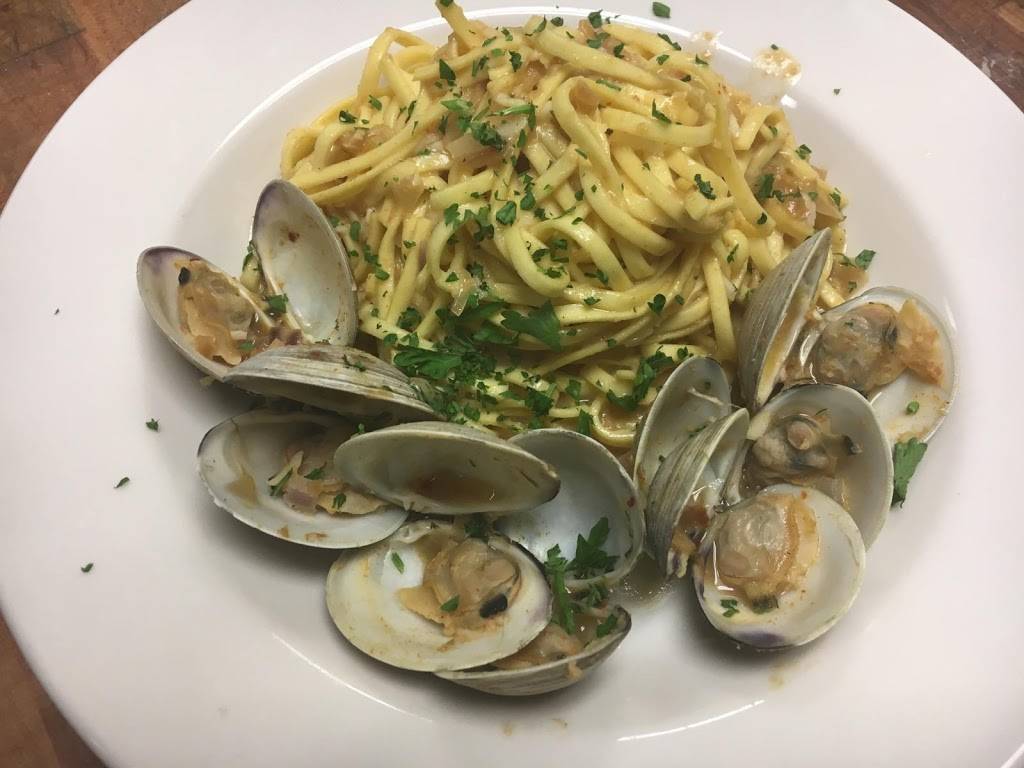 Toms Oyster Bar | restaurant | 318 S Main St, Royal Oak, MI 48067, USA | 2485411186 OR +1 248-541-1186