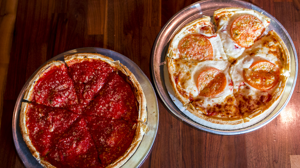 The Wig & Pen Pizza Pub | restaurant | 1220 US-6 West, Iowa City, IA 52246, USA | 3193542767 OR +1 319-354-2767