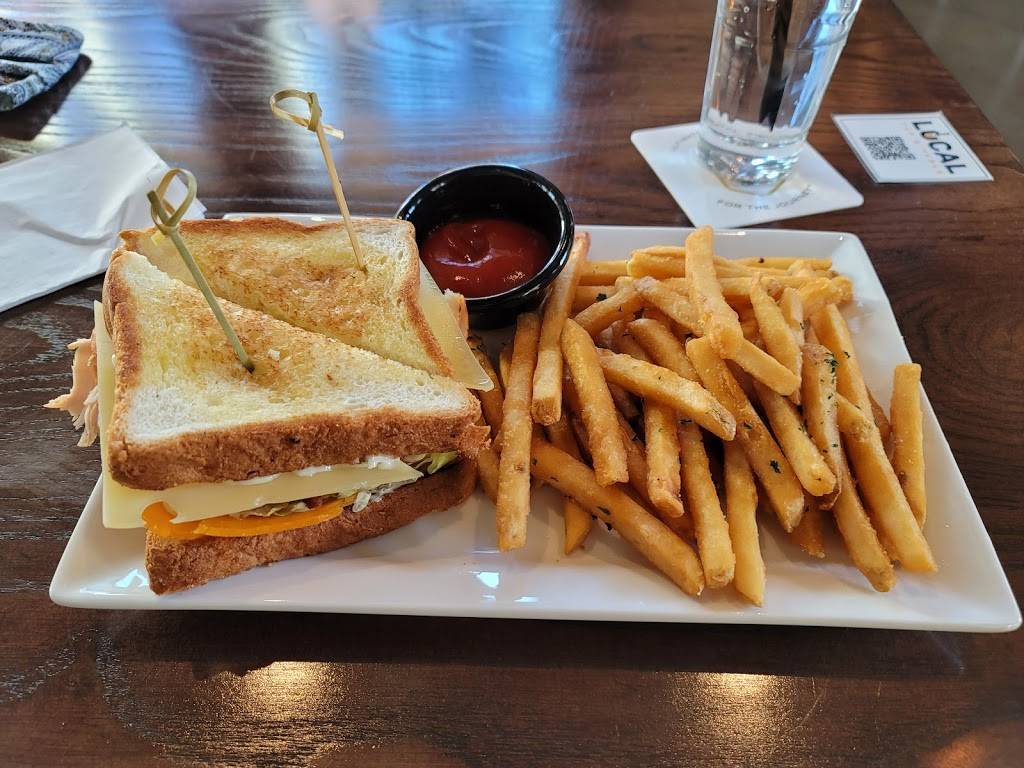 Local Tap & Table | restaurant | 3333 Harry Hines Blvd Suite 100, Dallas, TX 75201, USA | 4692832000 OR +1 469-283-2000