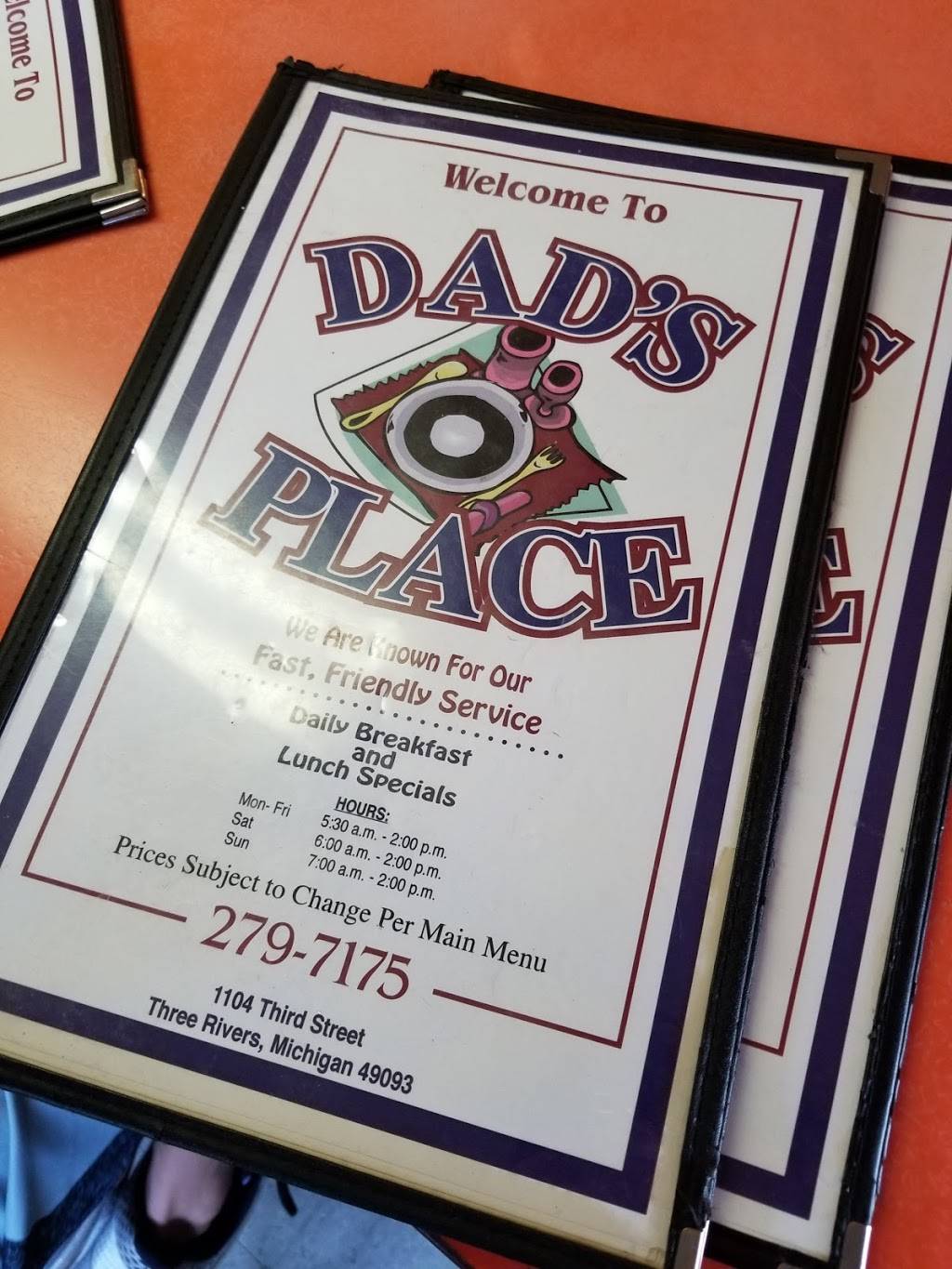 Dads Place | restaurant | 1104 3rd St, Three Rivers, MI 49093, USA | 2692797175 OR +1 269-279-7175