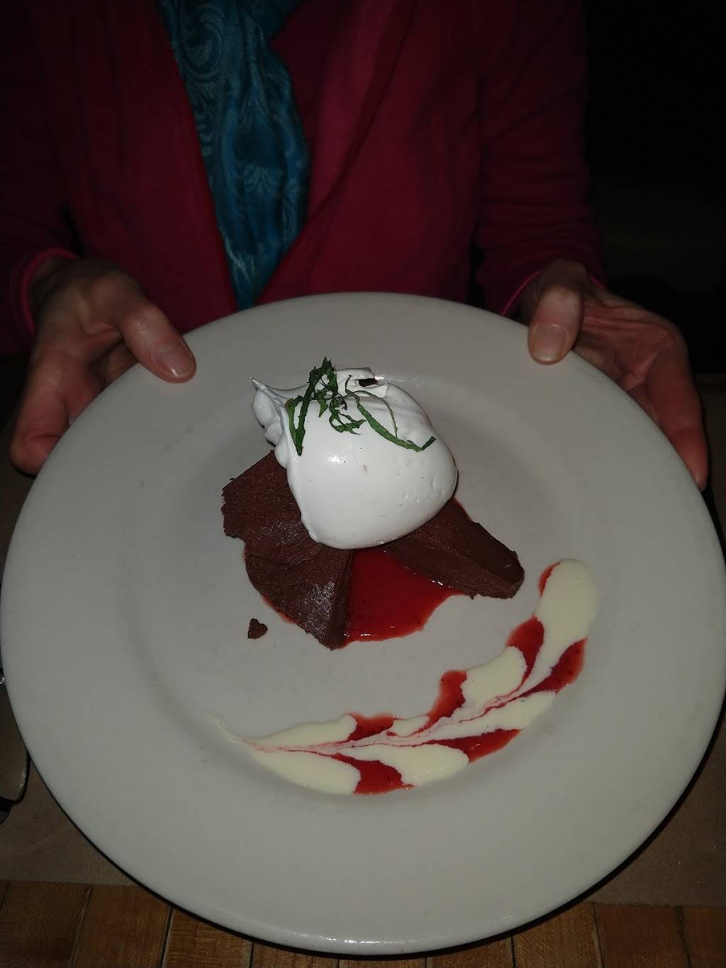 Old Bull Tavern | restaurant | 205 West St, Beaufort, SC 29902, USA | 8433792855 OR +1 843-379-2855