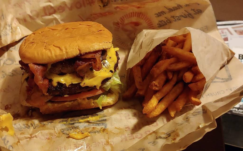 Blakes Lotaburger | restaurant | 12371 Edgemere Blvd #215, El Paso, TX 79938, USA | 9153135112 OR +1 915-313-5112