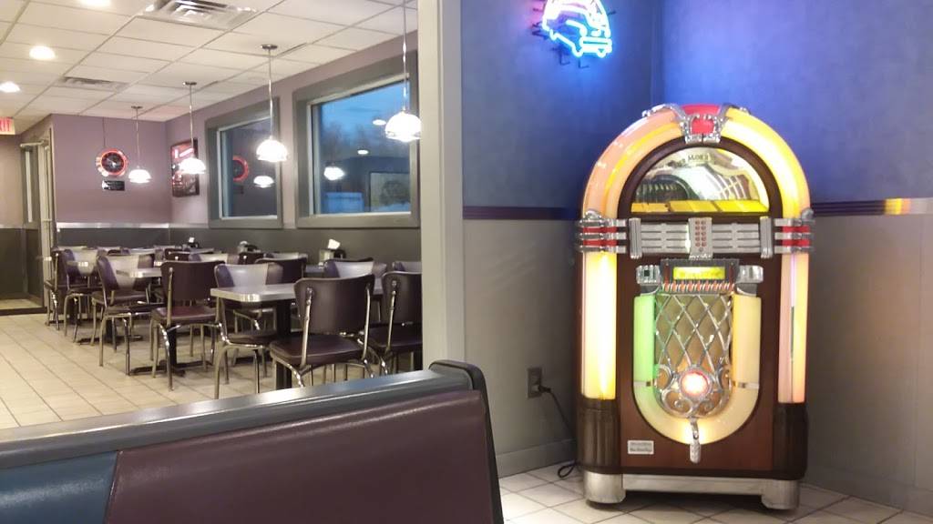 Edwards Drive-In Restaurant | restaurant | 2126 S Sherman Dr, Indianapolis, IN 46203, USA | 3177861638 OR +1 317-786-1638