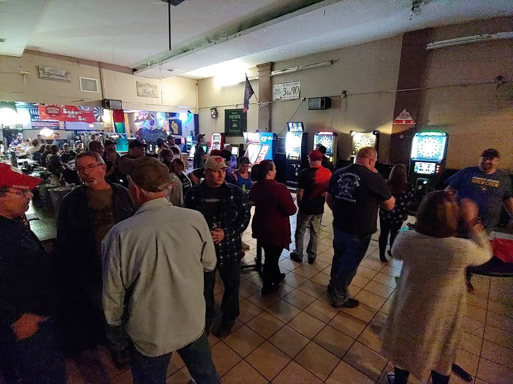 Badger Bar | restaurant | 326 E Main St, Reedsburg, WI 53959, USA | 6087683402 OR +1 608-768-3402