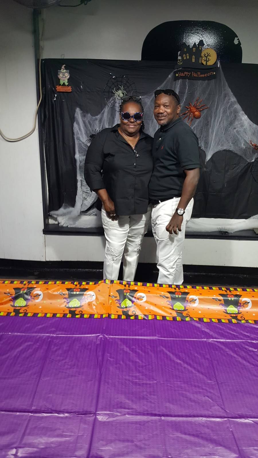 Qs Bar & Grill | night club | 815 19th St Ensley, Birmingham, AL 35218, USA | 2057819494 OR +1 205-781-9494