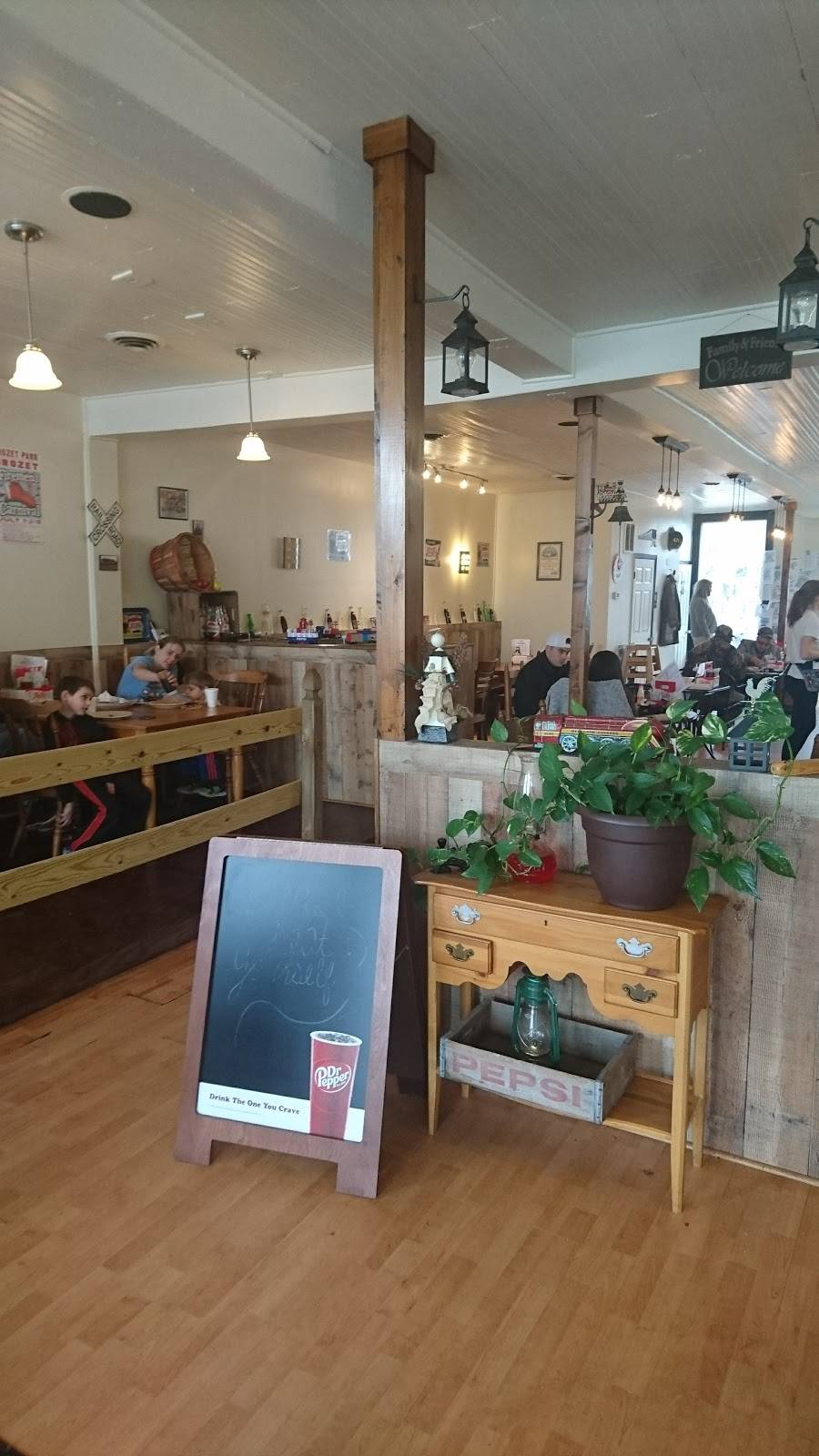 Whistlestop Grill | restaurant | 1200 Crozet Ave, Crozet, VA 22932, USA | 4348239000 OR +1 434-823-9000