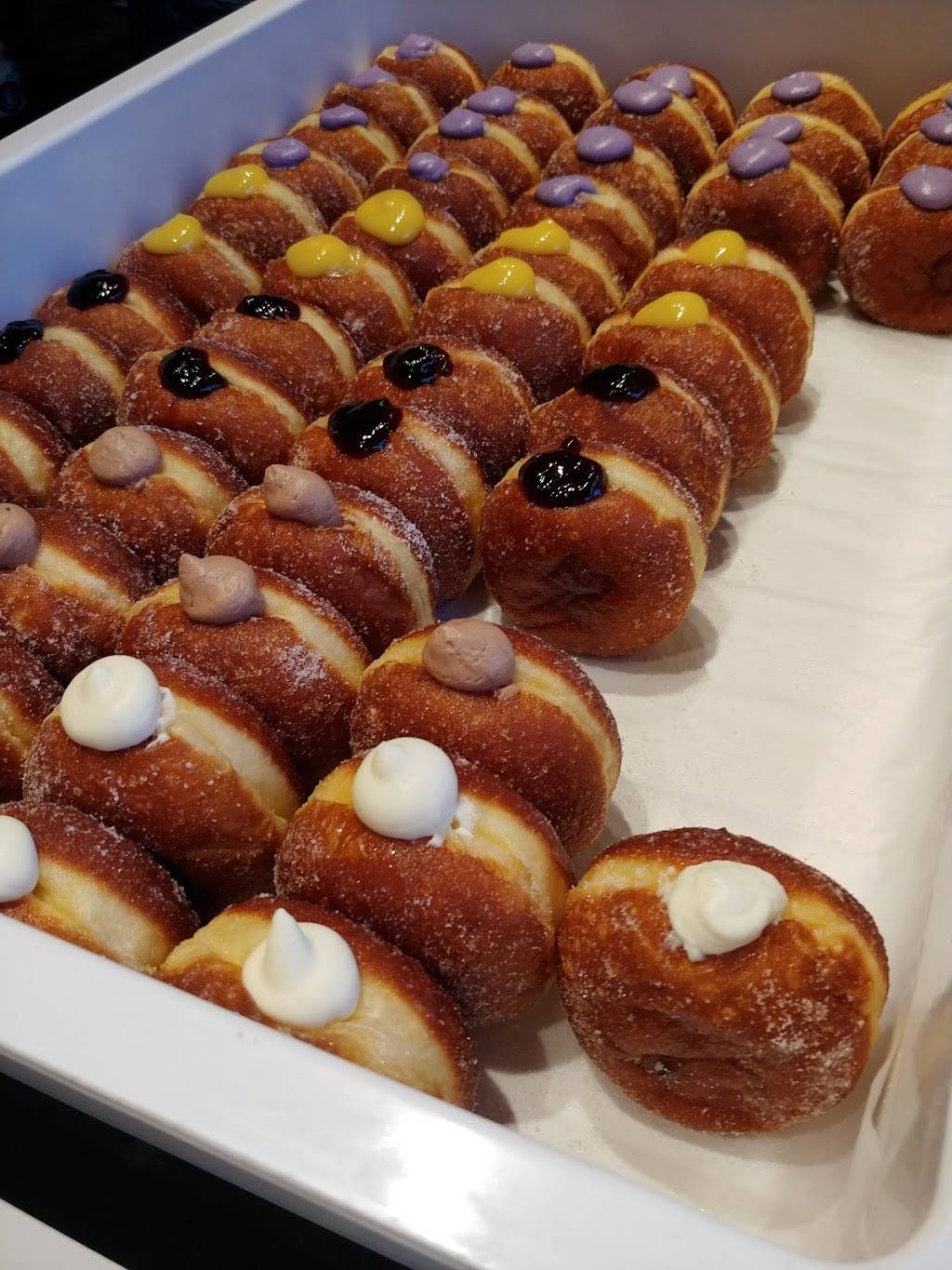 B Doughnut | restaurant | 44715 Thorndike St, Ashburn, VA 20147, USA | 5712930554 OR +1 571-293-0554