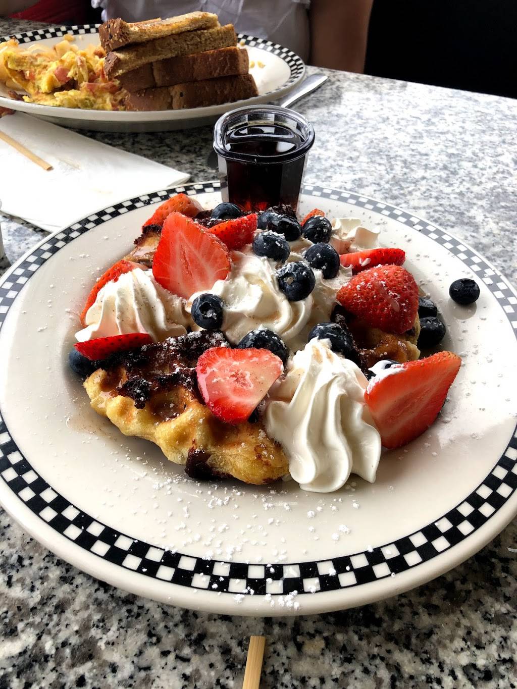 The Breakfast Club | restaurant | 270 Western Ave, Allston, MA 02134, USA | 6177831212 OR +1 617-783-1212