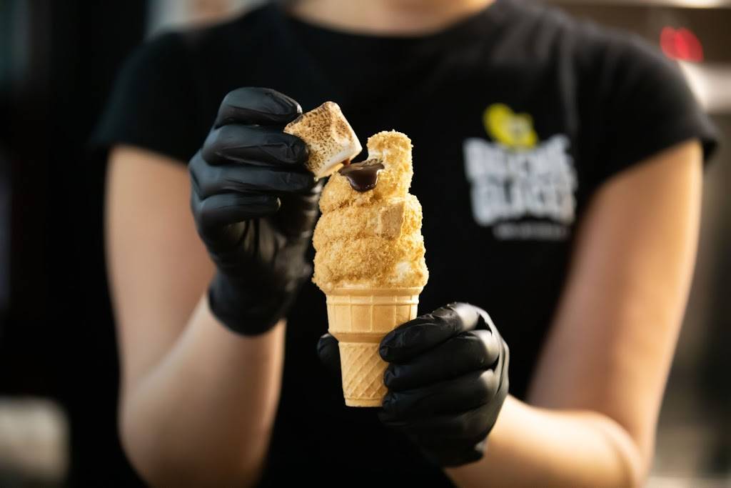 La Bûche Glacée | restaurant | 5401 Boulevard des Galeries, Québec, QC G2K 1N4, Canada | 4186233037 OR +1 418-623-3037