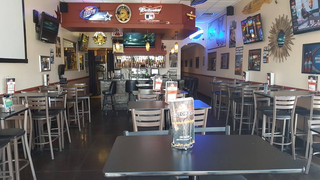 Hot Chicks Wing House | restaurant | 2281 N Zaragoza Rd, El Paso, TX 79938, USA | 9158567991 OR +1 915-856-7991
