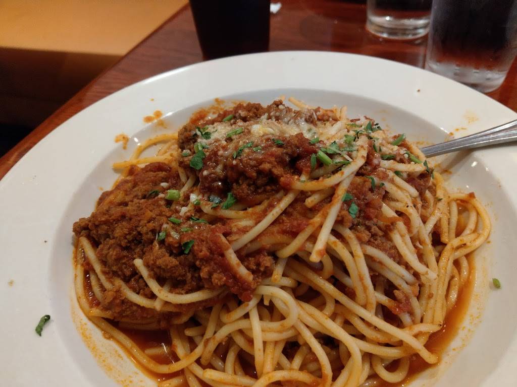 Mamma Lucia | restaurant | 18224 Village Center Dr, Olney, MD 20832, USA | 3015709500 OR +1 301-570-9500