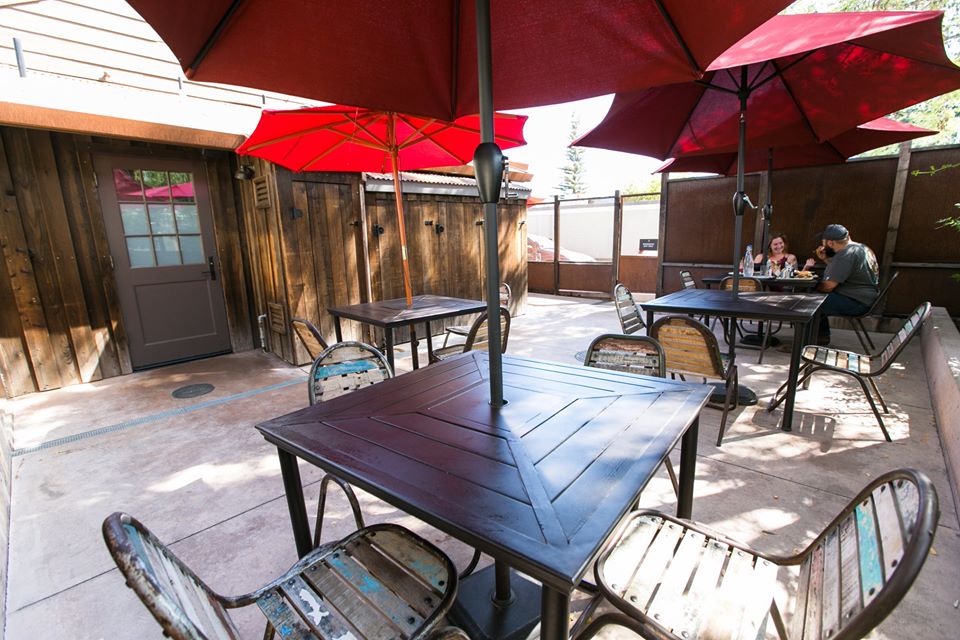 The Golden Pig | restaurant | 13380 US-101, Hopland, CA 95449, USA | 7076706055 OR +1 707-670-6055