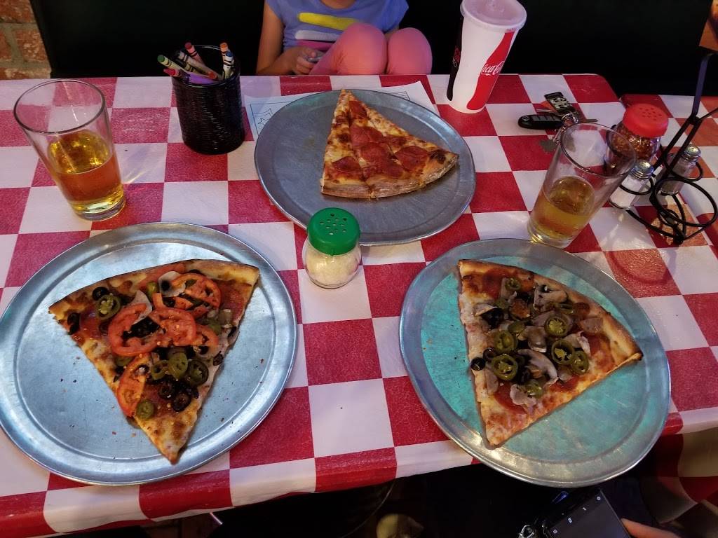 Roccos Neighborhood Pizza | restaurant | 6335 Wilshire Blvd, Los Angeles, CA 90048, USA | 3236550058 OR +1 323-655-0058