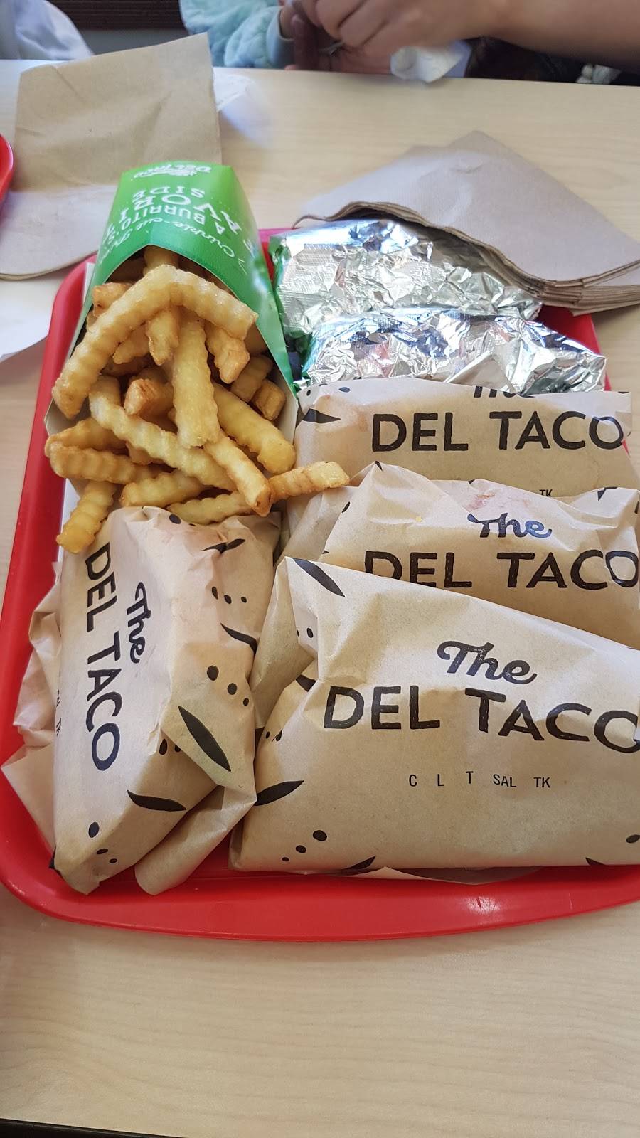 Del Taco | meal takeaway | 7121 Carlson Cir, Canoga Park, CA 91303, USA | 8183468167 OR +1 818-346-8167