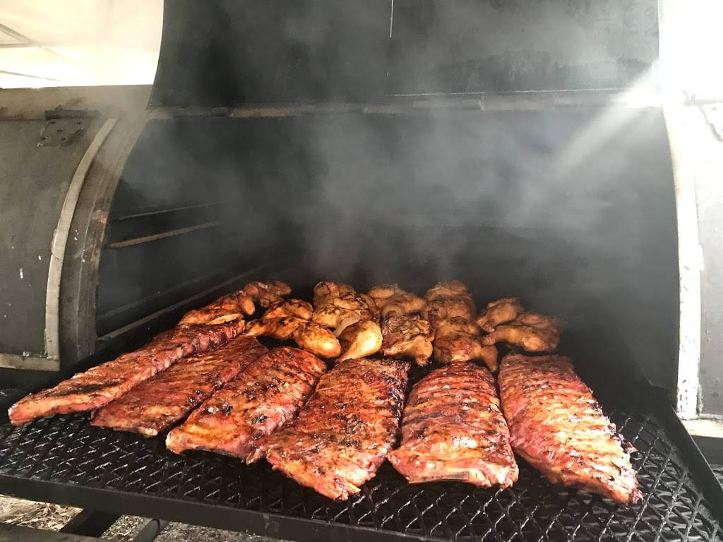 Tubbys Q and Smokehouse | restaurant | 5740 7th St, Zephyrhills, FL 33542, USA | 8137886500 OR +1 813-788-6500