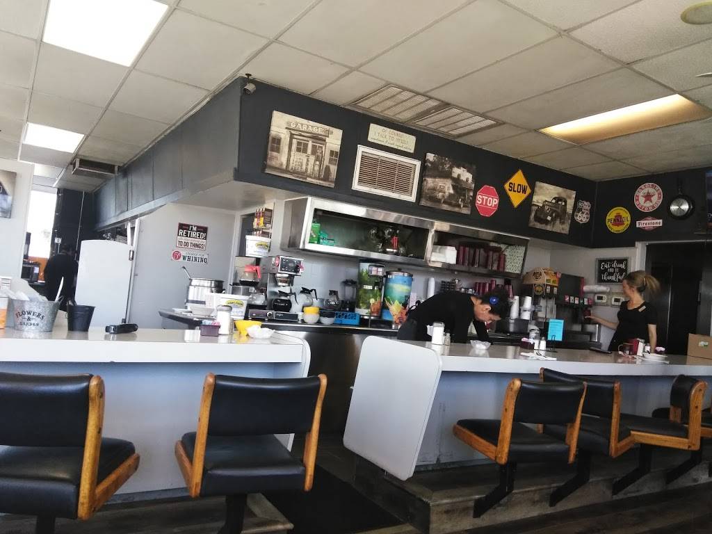 Riviera Family Restaurant | restaurant | 5633 Mission Boulevard, Riverside, CA 92509, USA | 9512749509 OR +1 951-274-9509