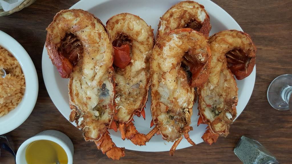 Sandras Restaurant | restaurant | Chinchorro 10, Puerto Nuevo, 22710 Rosarito Beach, B.C., Mexico | 016616141051 OR +52 661 614 1051