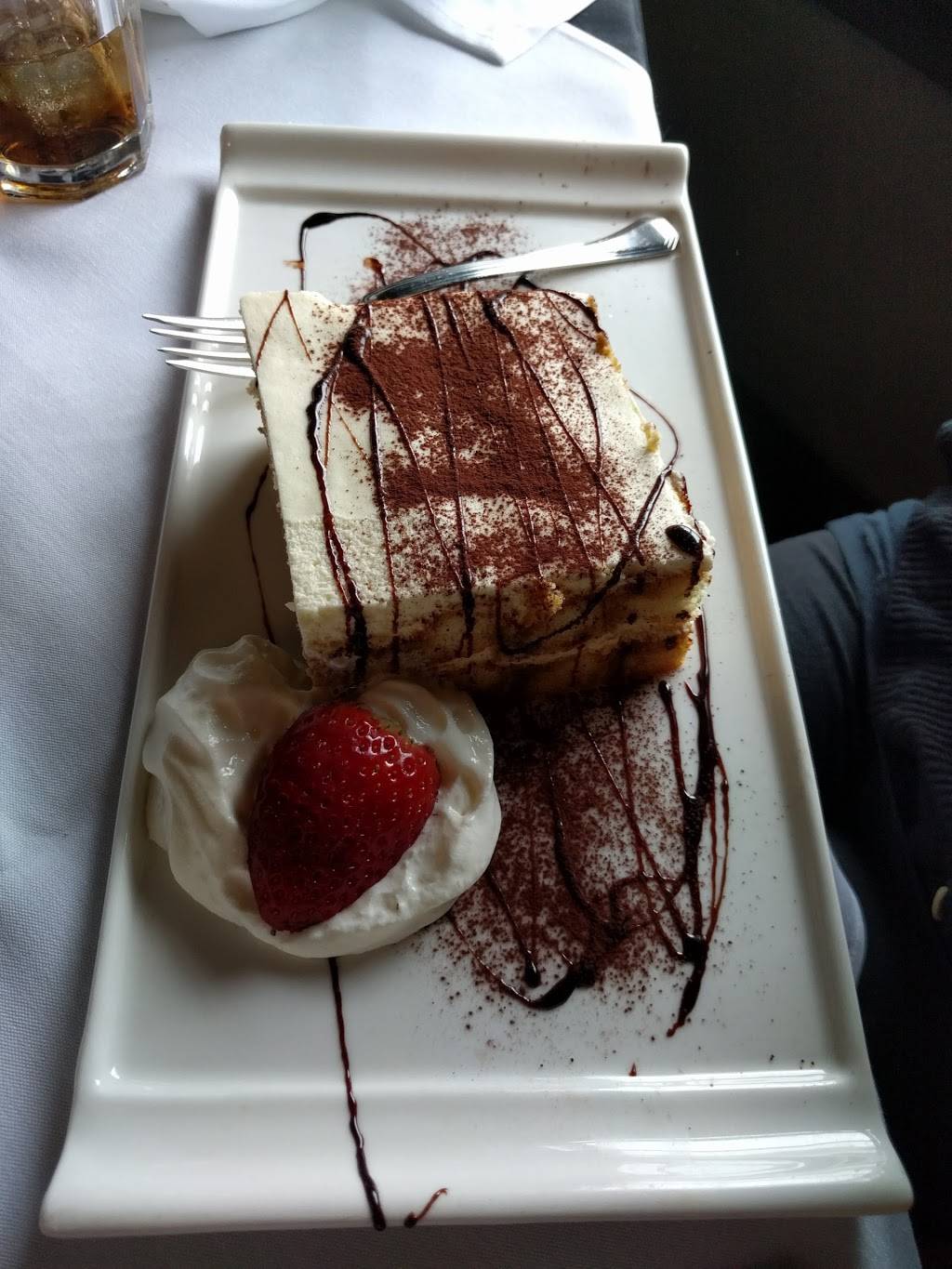 Coppolas Ristorante & Banquet Facility | restaurant | 203 Carlton St, St. Catharines, ON L2R 1S1, Canada | 9056886694 OR +1 905-688-6694