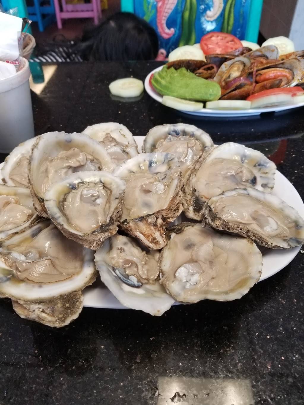 MARISCOS EL ABUELO Y YO | restaurant | 1234 S Cesar E Chavez Dr, Milwaukee, WI 53204, USA | 4145850005 OR +1 414-585-0005