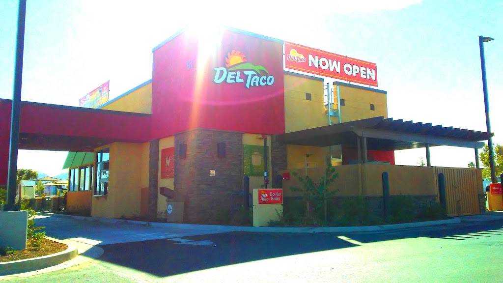 Del Taco | meal takeaway | 51 Ramona Expy, Perris, CA 92571, USA | 9514430022 OR +1 951-443-0022