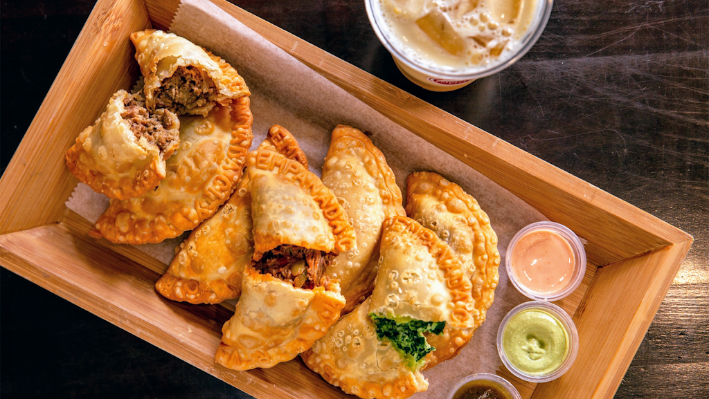 Empanada City | restaurant | 48 Cypress Ave, Brooklyn, NY 11237, USA | 3473893939 OR +1 347-389-3939