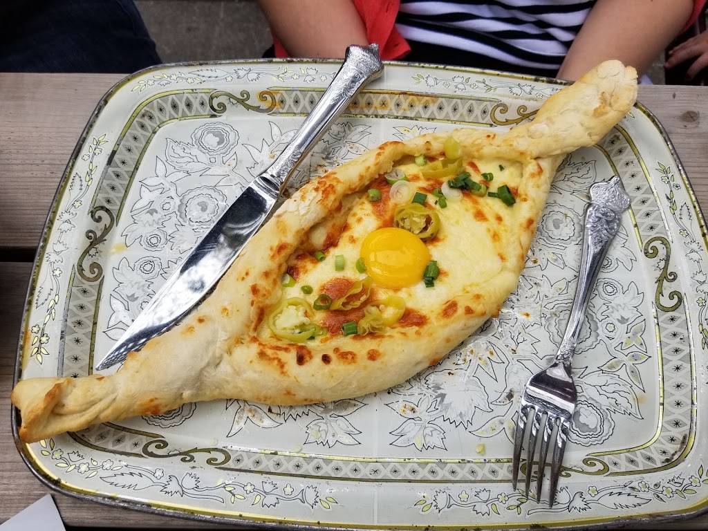 Tennessee Tavern | restaurant | 1554 Queen St W, Toronto, ON M6R 1A6, Canada | 4165357777 OR +1 416-535-7777