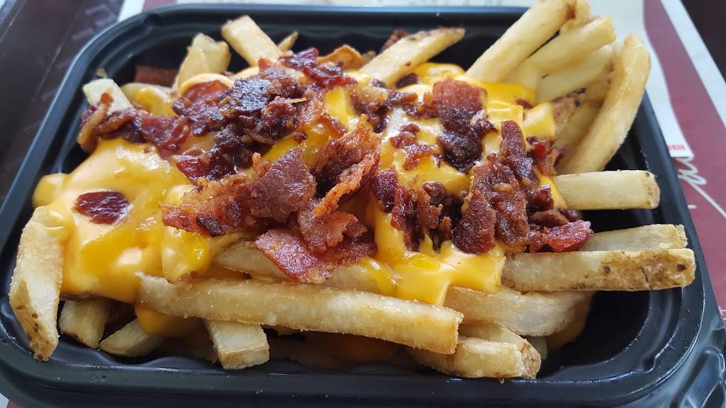 Wendys | restaurant | 8661 Commons Way, Estero, FL 33928, USA | 2399487030 OR +1 239-948-7030