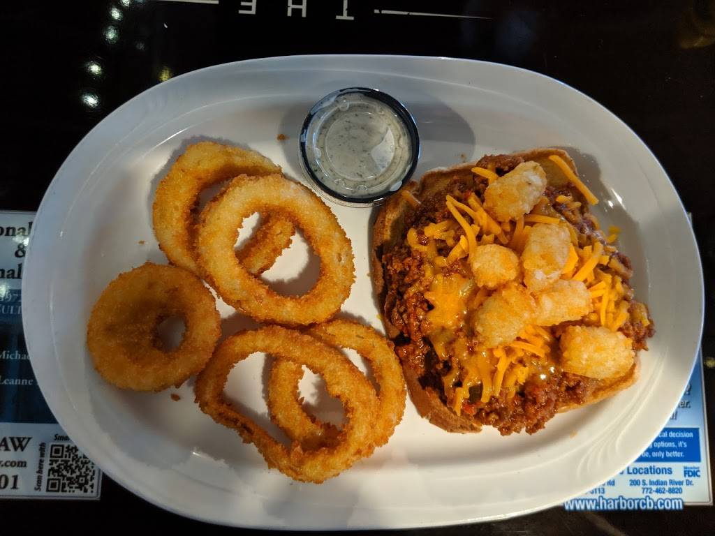 The Tin Roof Bar and Grill | restaurant | 5701 Orange Ave, Fort Pierce, FL 34947, USA | 7722428939 OR +1 772-242-8939