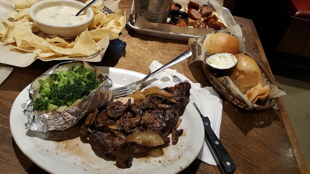 Logans Roadhouse | restaurant | 931 North Service Rd E, Ruston, LA 71270, USA | 3182518286 OR +1 318-251-8286