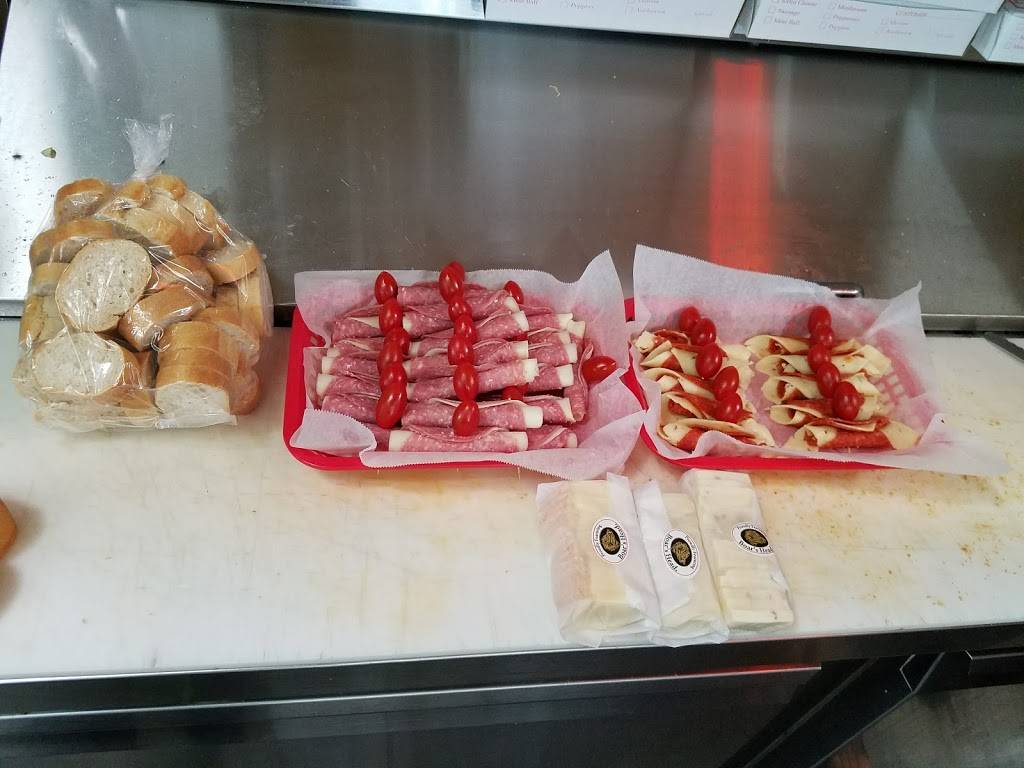 Bayshore Breeze Deli | restaurant | 2600 Bayshore Blvd, Dunedin, FL 34698, USA | 7272868974 OR +1 727-286-8974