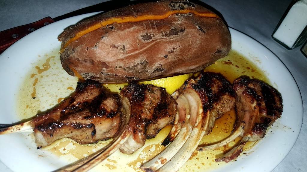 Luckys Prime Time | restaurant | 1330 Walton Blvd, Rochester Hills, MI 48309, USA | 2486568707 OR +1 248-656-8707