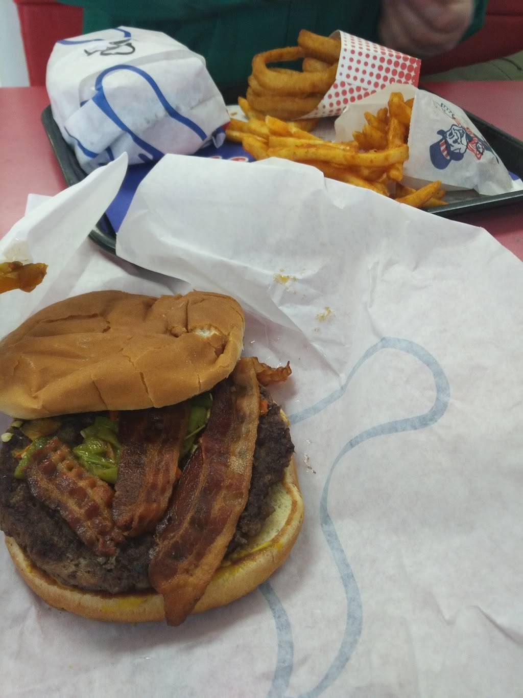 Blakes Lotaburger | restaurant | 799 E River Rd, Belen, NM 87002, USA | 5058646869 OR +1 505-864-6869