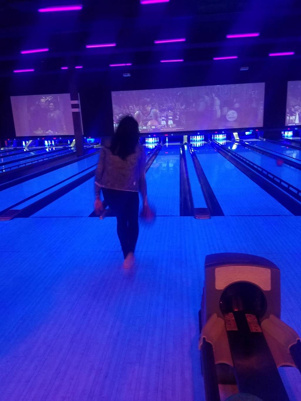 Fireside Bar & Grill | restaurant | 100 E Street Rd, Feasterville-Trevose, PA 19053, USA | 2153227755 OR +1 215-322-7755