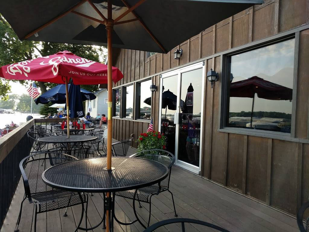 Muskie Lounge | restaurant | 702 E Lake St, Ventura, IA 50482, USA | 6418293850 OR +1 641-829-3850