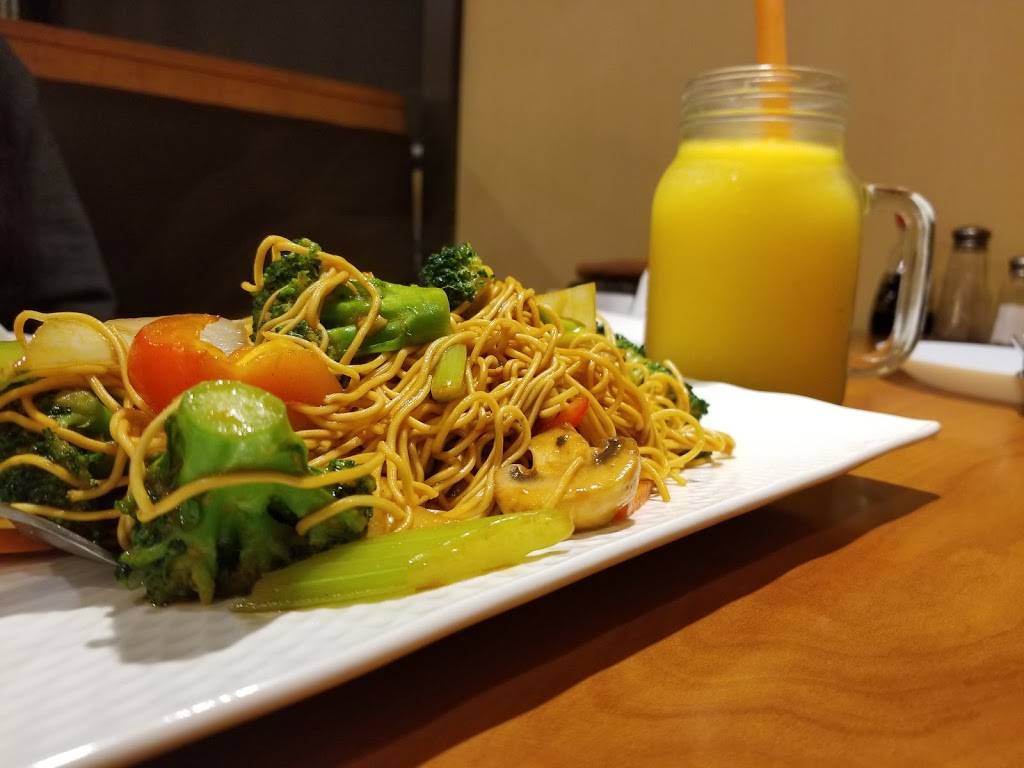 Lees Asian Cuisine | restaurant | 3140 Dougall Ave, Windsor, ON N9E 1S6, Canada | 5199690333 OR +1 519-969-0333