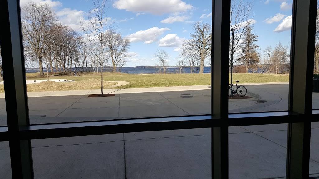 Four Lakes Market | restaurant | Willow Dr, Madison, WI 53706, USA | 6082622225 OR +1 608-262-2225