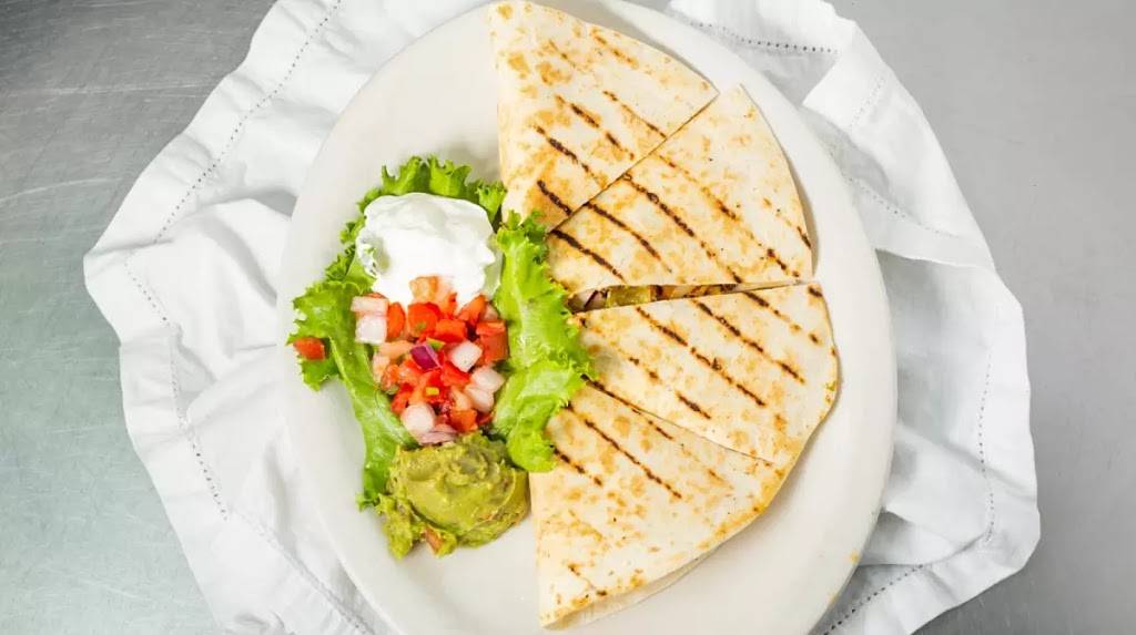 Betos Mexican Restaurant and Catering | restaurant | 2530 I-20 Frontage Rd, Grand Prairie, TX 75052, USA | 9726601289 OR +1 972-660-1289