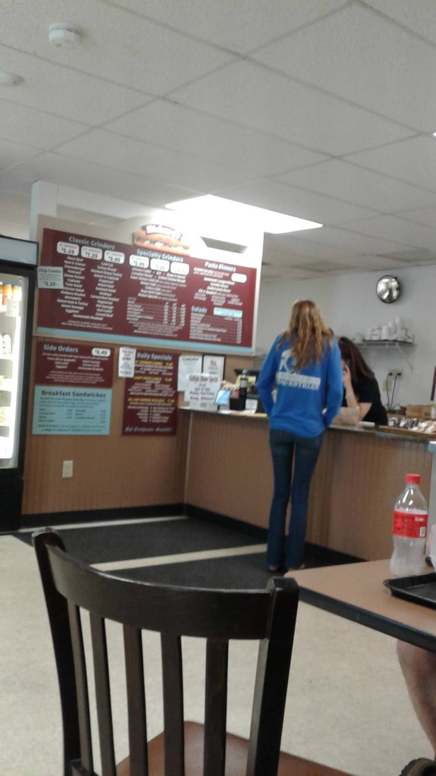 Richards Grinders | meal takeaway | 2592, 420 Union St # A, Westfield, MA 01085, USA | 4135629600 OR +1 413-562-9600