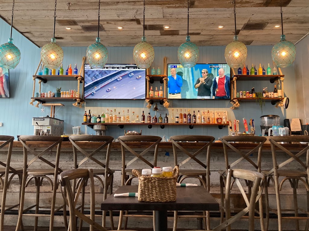 Nauti Dog Grill | restaurant | 10 N Broad St, Alpharetta, GA 30009, USA | 7706760154 OR +1 770-676-0154