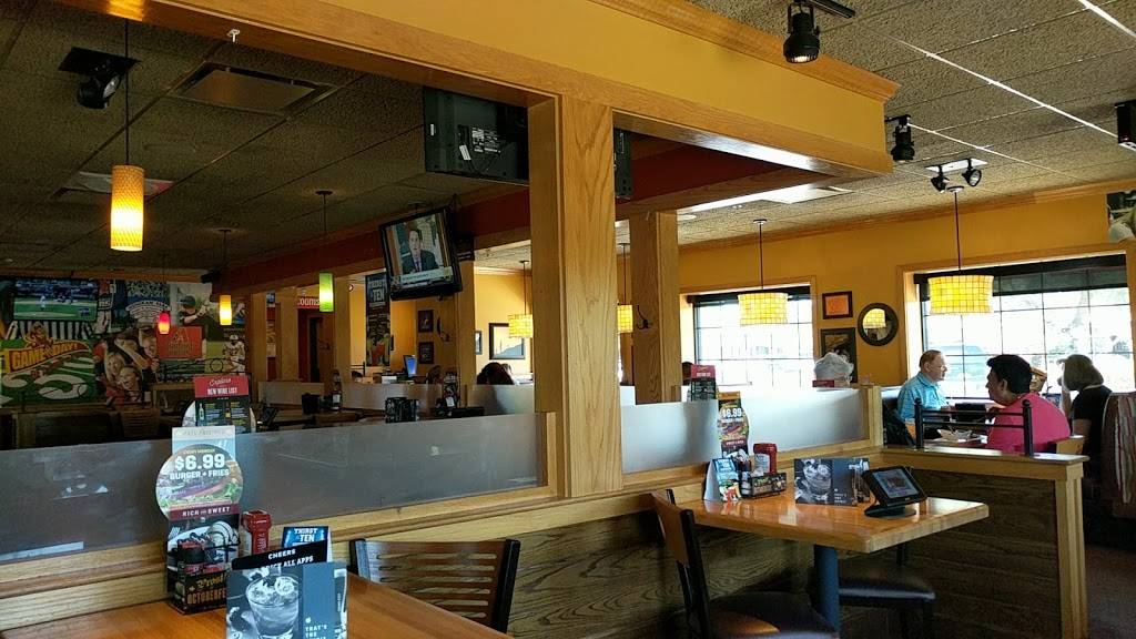 Applebees Grill + Bar | restaurant | 2053 S Alma School Rd, Mesa, AZ 85210, USA | 4808317557 OR +1 480-831-7557