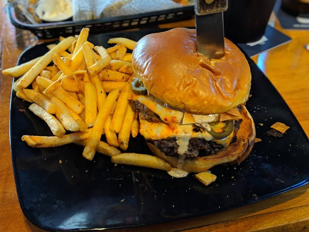 Bombshell Bar and Grill | restaurant | 3915 Mid Rivers Mall Dr, St Peters, MO 63376, USA | 6363063554 OR +1 636-306-3554