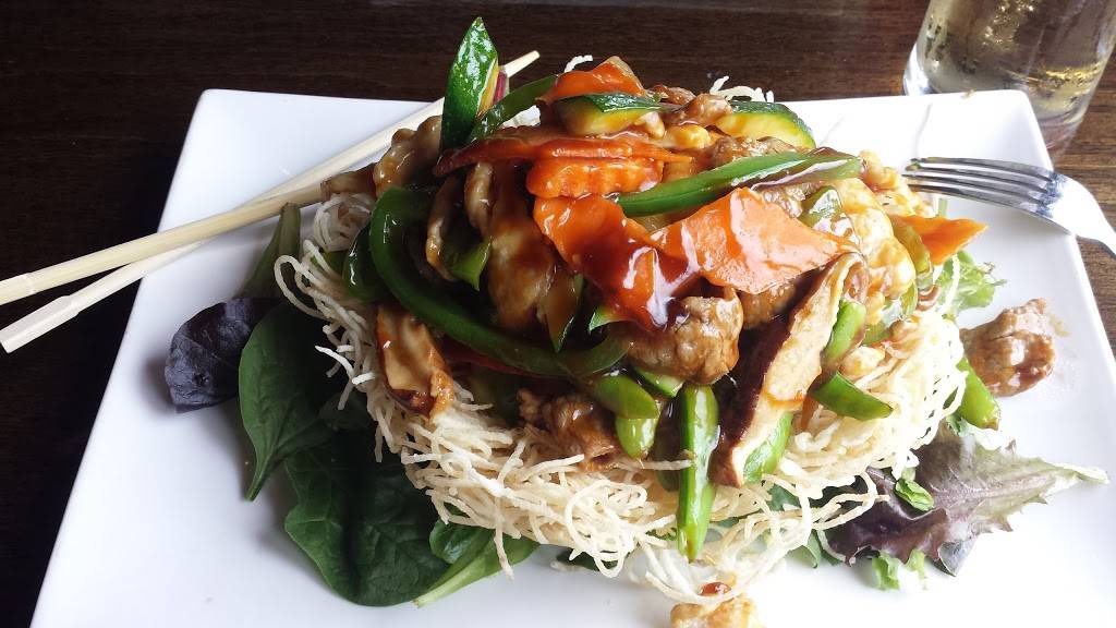 Red Corner Asian Bistro | restaurant | 2423, 780, Lakewood Rd, Waterbury, CT 06704, USA | 2037538889 OR +1 203-753-8889