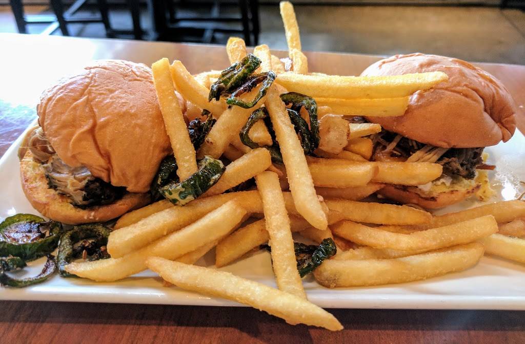 Cantina Laredo Clayton | restaurant | 7710 Forsyth Blvd, Clayton, MO 63105, USA | 3147252447 OR +1 314-725-2447