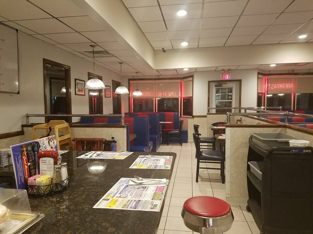 White House Restaurant | restaurant | 4 W Camden Ave, Moorestown, NJ 08057, USA | 8562354825 OR +1 856-235-4825