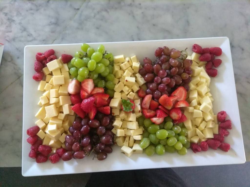 Snookers Sports Billiards Bar & Grill | restaurant | 53 Ashburton St, Providence, RI 02904, USA | 4013517665 OR +1 401-351-7665